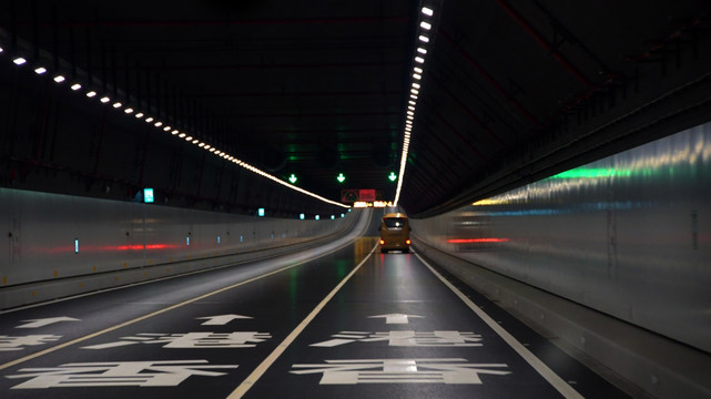 港珠澳大桥海底隧道