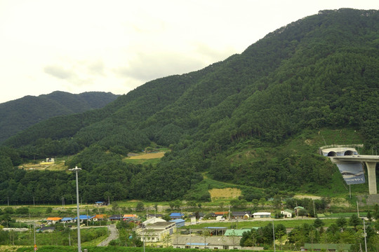 韩国江原道山区村镇风光