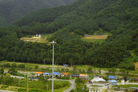 韩国江原道山区村镇风光