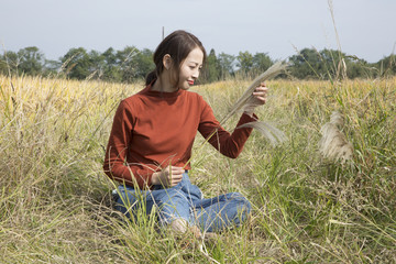 稻田美女摄影图片