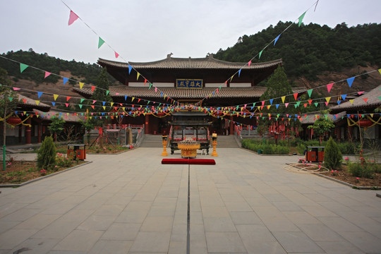 黄陵国家森林公园紫峨寺