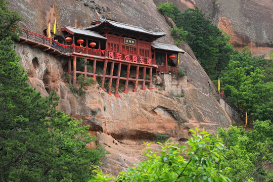 黄陵国家森林公园紫峨寺悬空寺