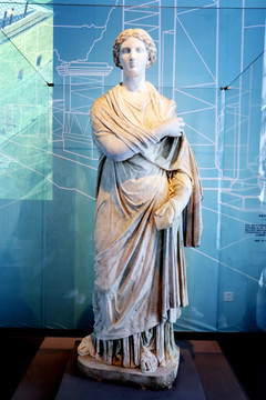 历史女神克利俄雕像