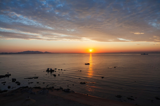 北戴河鸽子窝海边日出朝霞