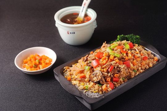 秘制炒飯