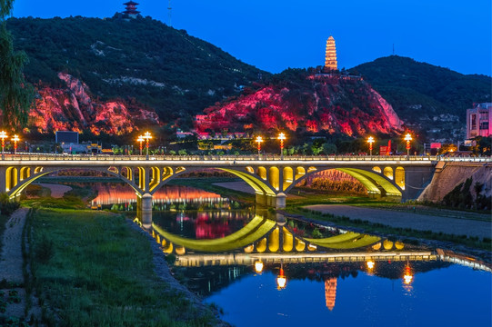 延安宝塔山夜景