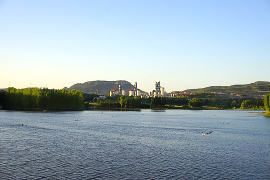 山区水泥厂