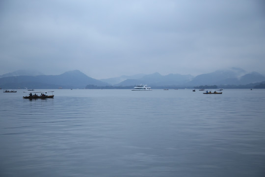 烟雨西湖