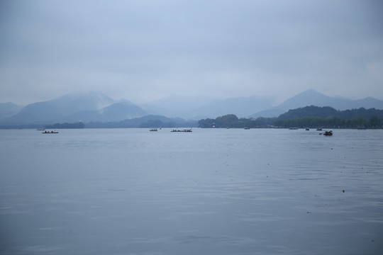 烟雨西湖