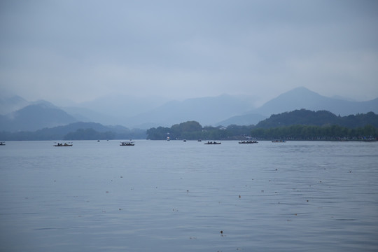 烟雨西湖