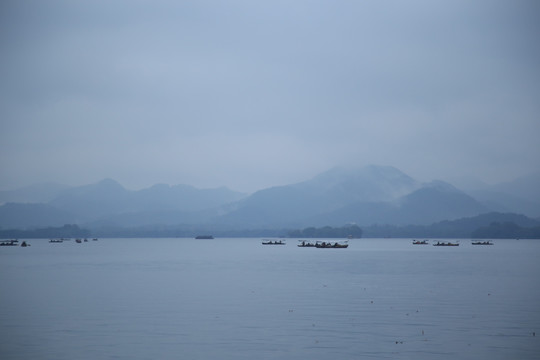 烟雨西湖