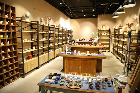 陶瓷工艺品店