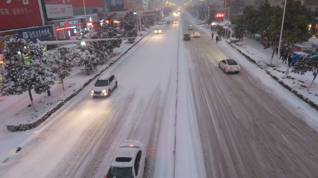 下雪了