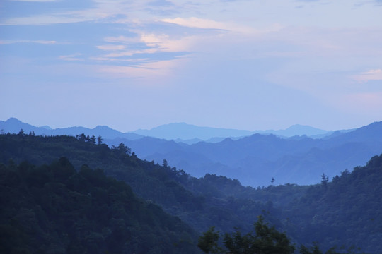 水墨湘西群山连绵