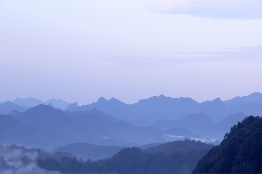 水墨远山