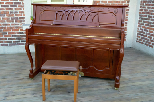 古典立式钢琴斯特曼123