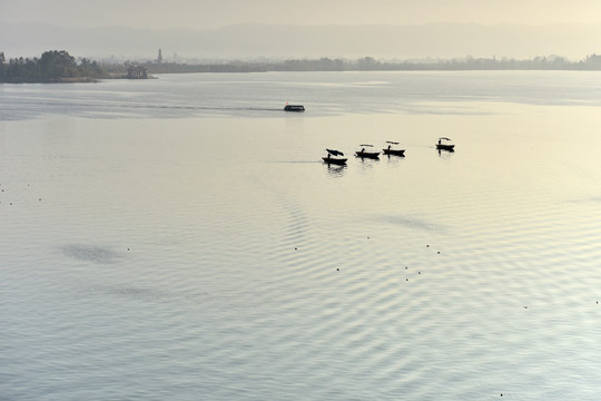 西昌邛海游船