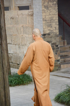 寺院僧人