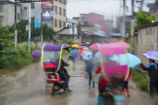 乡村雨季