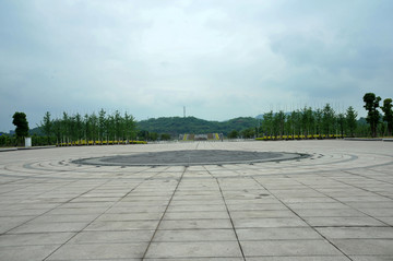 重庆西永广场地雕