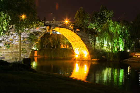 觅渡桥夜景