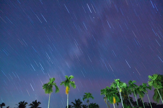 山村夜色