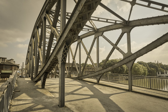 老铁桥