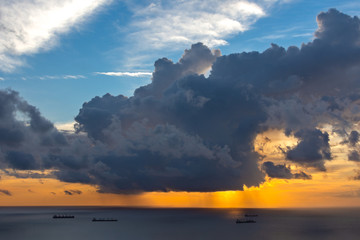 大海落日云霞