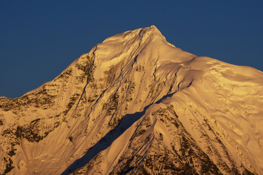 夕照贡嘎山群峰