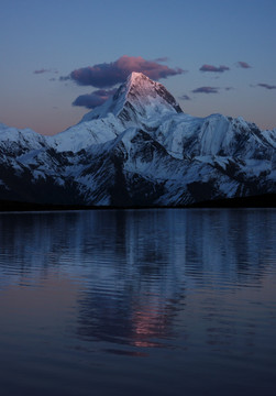 贡嘎山夕照