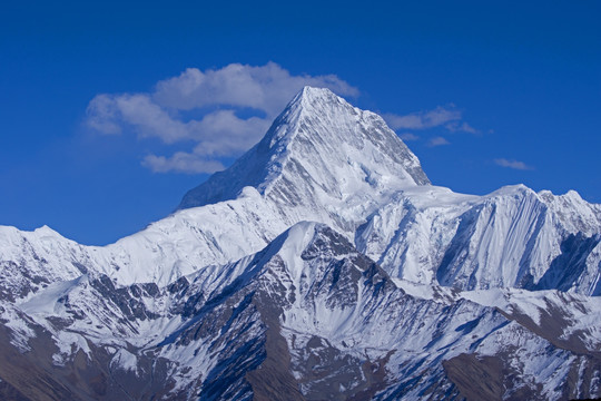 贡嘎山主峰