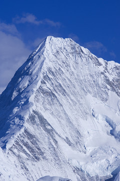 贡嘎山主峰