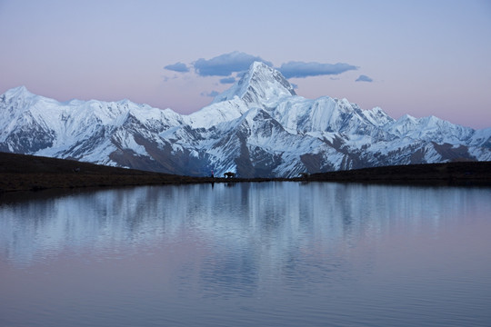 贡嘎山主峰