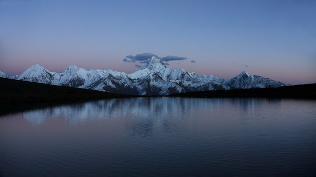 贡嘎山主峰