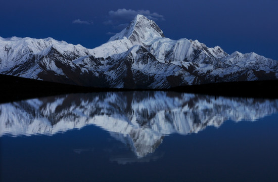 贡嘎山主峰