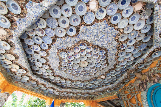 天津瓷房子博物馆屋顶瓷盘装饰