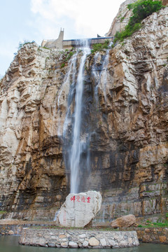 山西恒山金龙峡峡谷瀑布云边觉岸