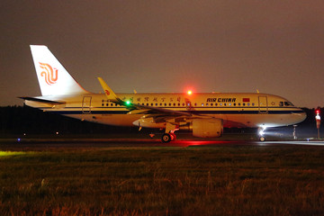 中国国际航空飞机夜航