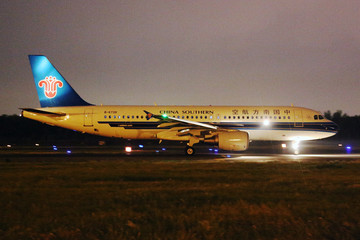 中国南方航空飞机夜航