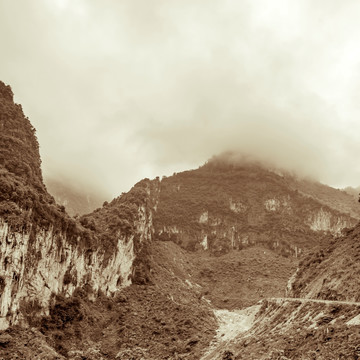 水墨山