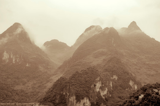 水墨山