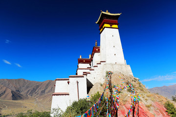 西藏第一座宫殿雍布拉康