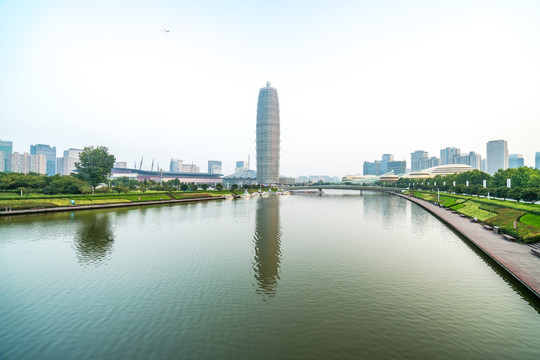 郑州旅行中拍摄的地标建筑和水中