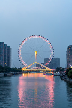 夜晚的天津之眼摩天轮