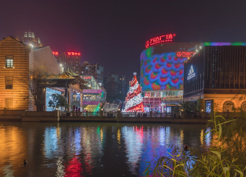 楚河汉街夜景