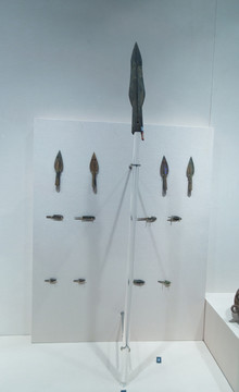 山东博物馆展品春秋铜镞铜矛