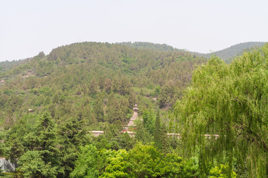 山西太原悬瓮山风光