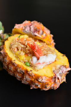 泰式菠萝海鲜炒饭
