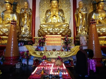 大雄宝殿吉祥礼