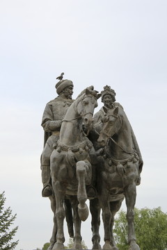 王昭君单于骑马和亲雕像